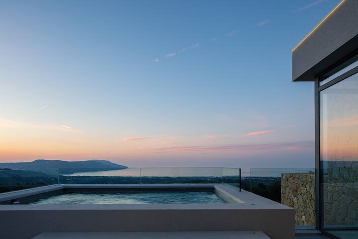 Private 4BR Villa with Heated Pool & Sea View gallery image 2