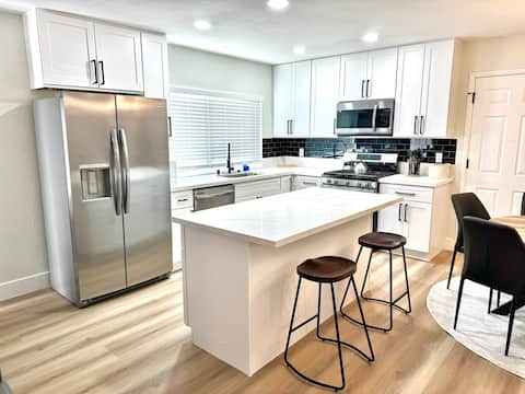 Cozy & Renovated 4-Bedroom Home - Perfect for Fami