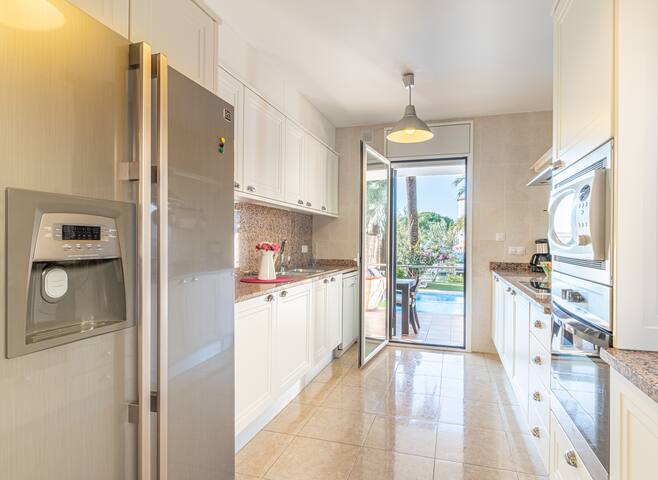 Jouvacations Villa Sun Pani gallery image 2