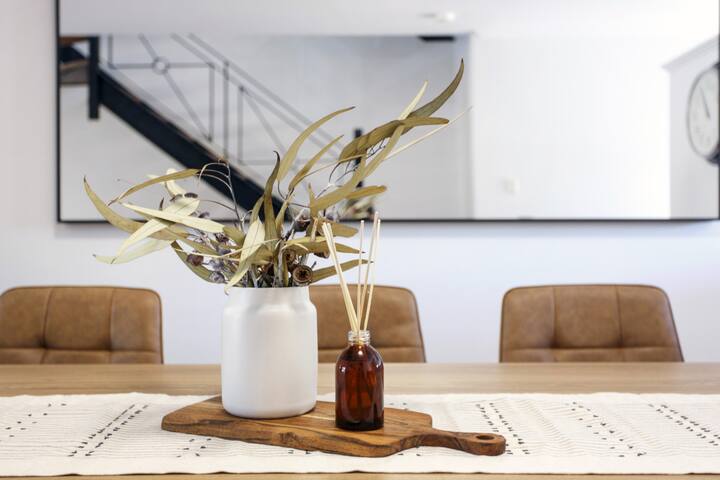 Terrace Heaven – Luxe Retreat in Fremantle gallery image 2