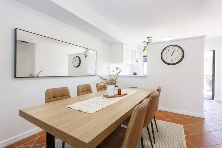 Terrace Heaven – Luxe Retreat in Fremantle gallery image 3