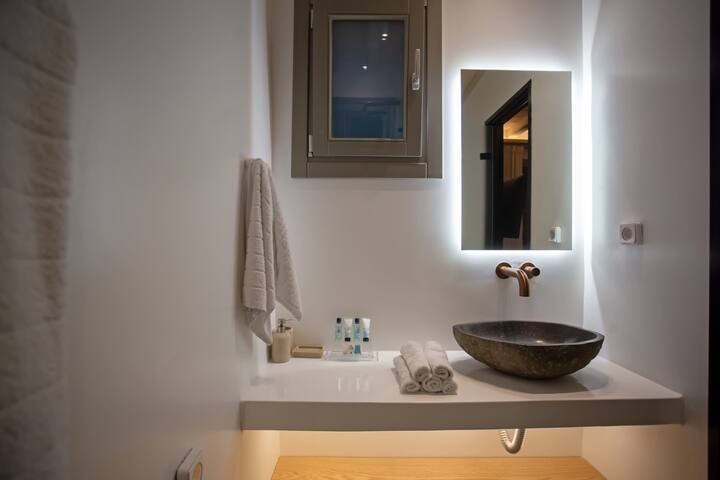 Mykonian Luxury 4 Bd Villa Filyra w Private pool gallery image 4