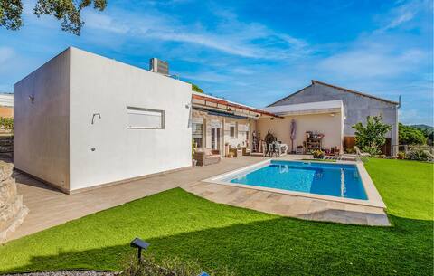 Stunning home in Tordera with WiFi
