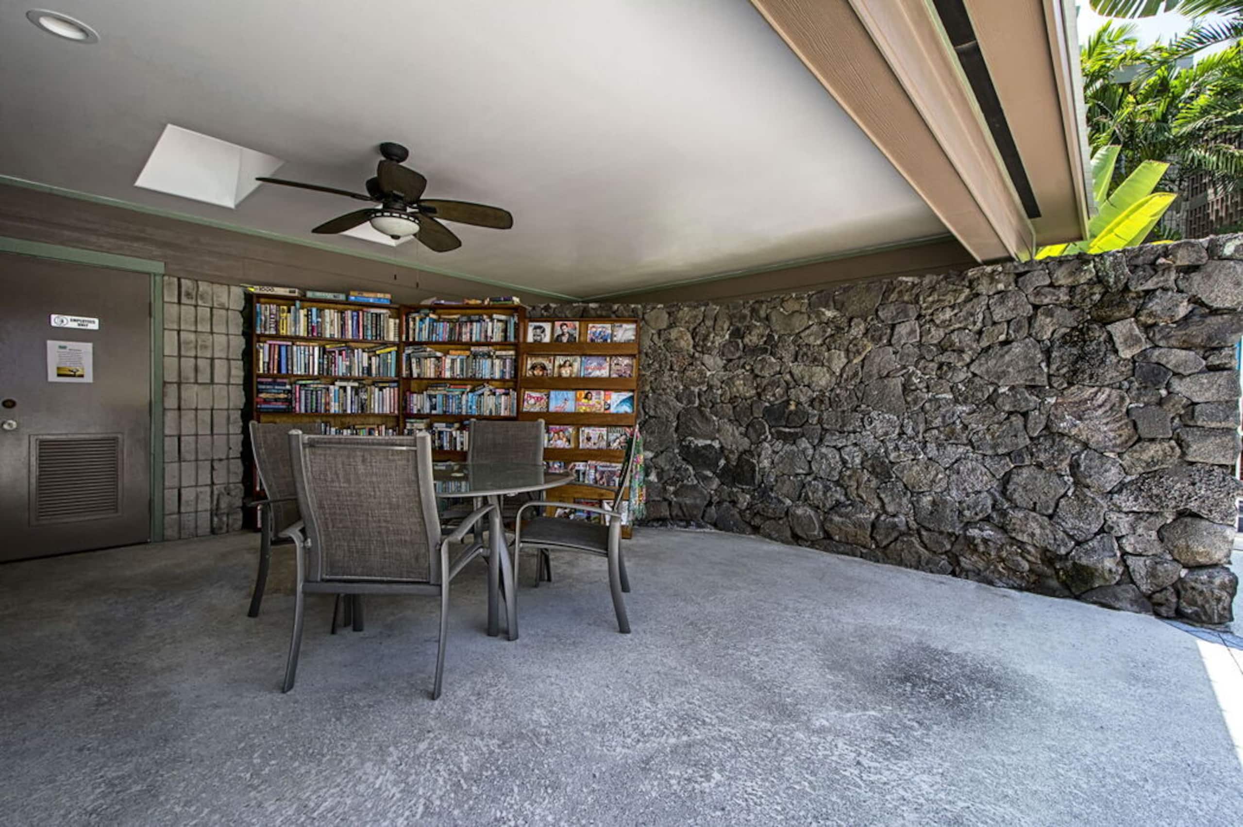 Condo in Kailua-Kona · ★4.76 · 2 bedrooms · 2 beds · 2 baths - Image 44
