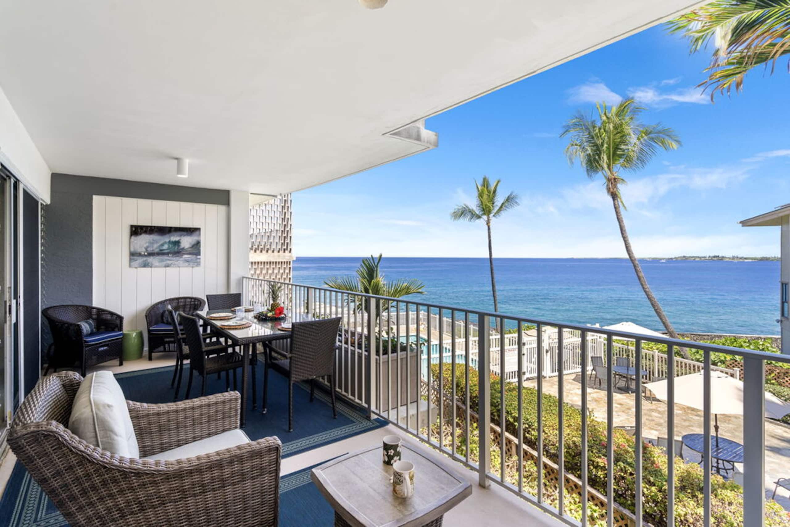 Condo in Kailua-Kona · ★4.76 · 2 bedrooms · 2 beds · 2 baths - Image 11