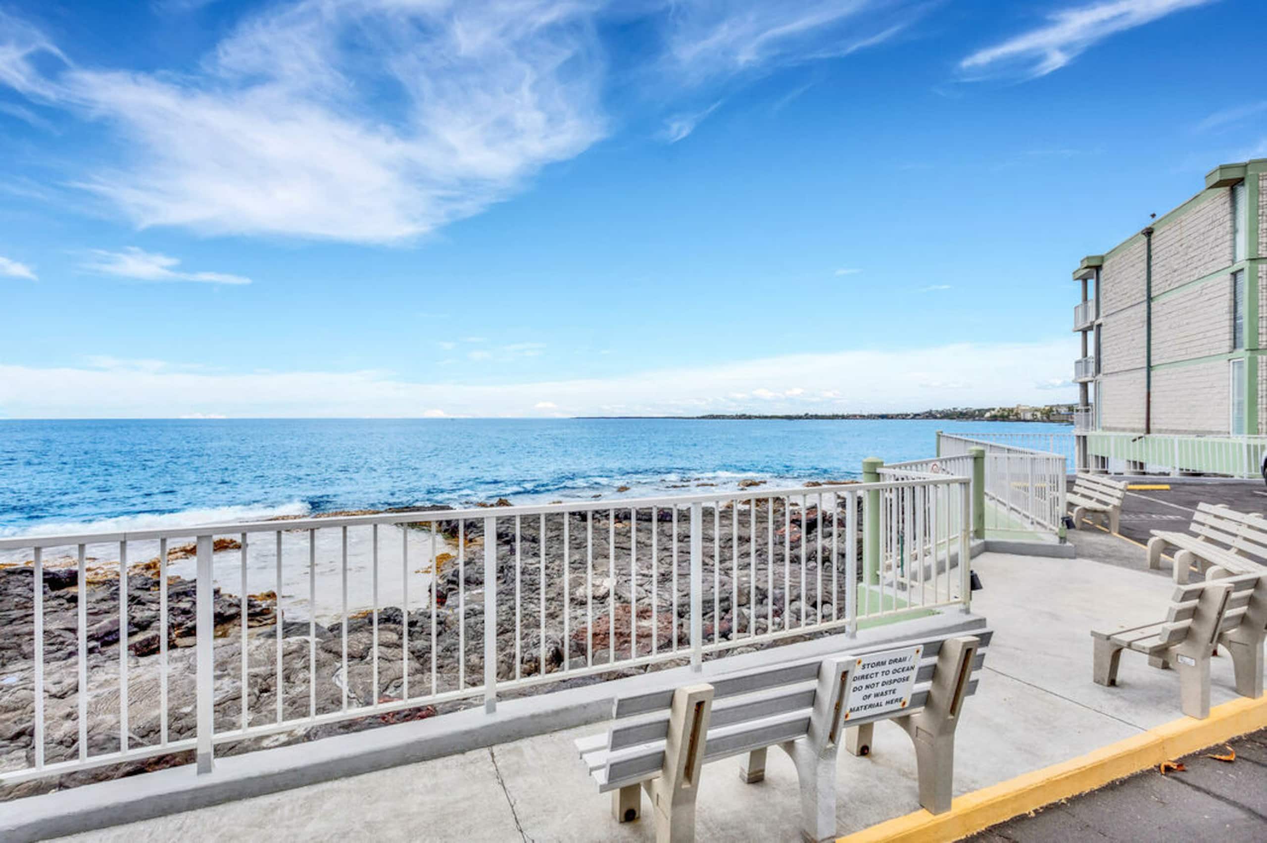 Condo in Kailua-Kona · ★4.76 · 2 bedrooms · 2 beds · 2 baths - Image 39