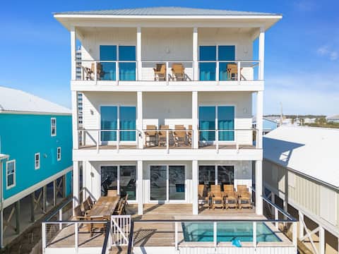 ShipFaced Beach House- Beach Front with Private