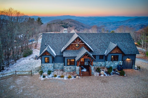 The Tipsy Bear at Eagles Nest - Views, hot tub