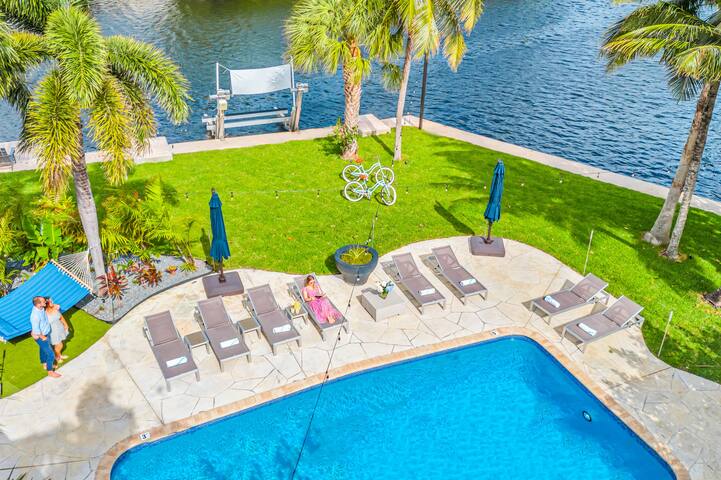 Waterfront | Walk to Beach | Paradise Point Key gallery image 4