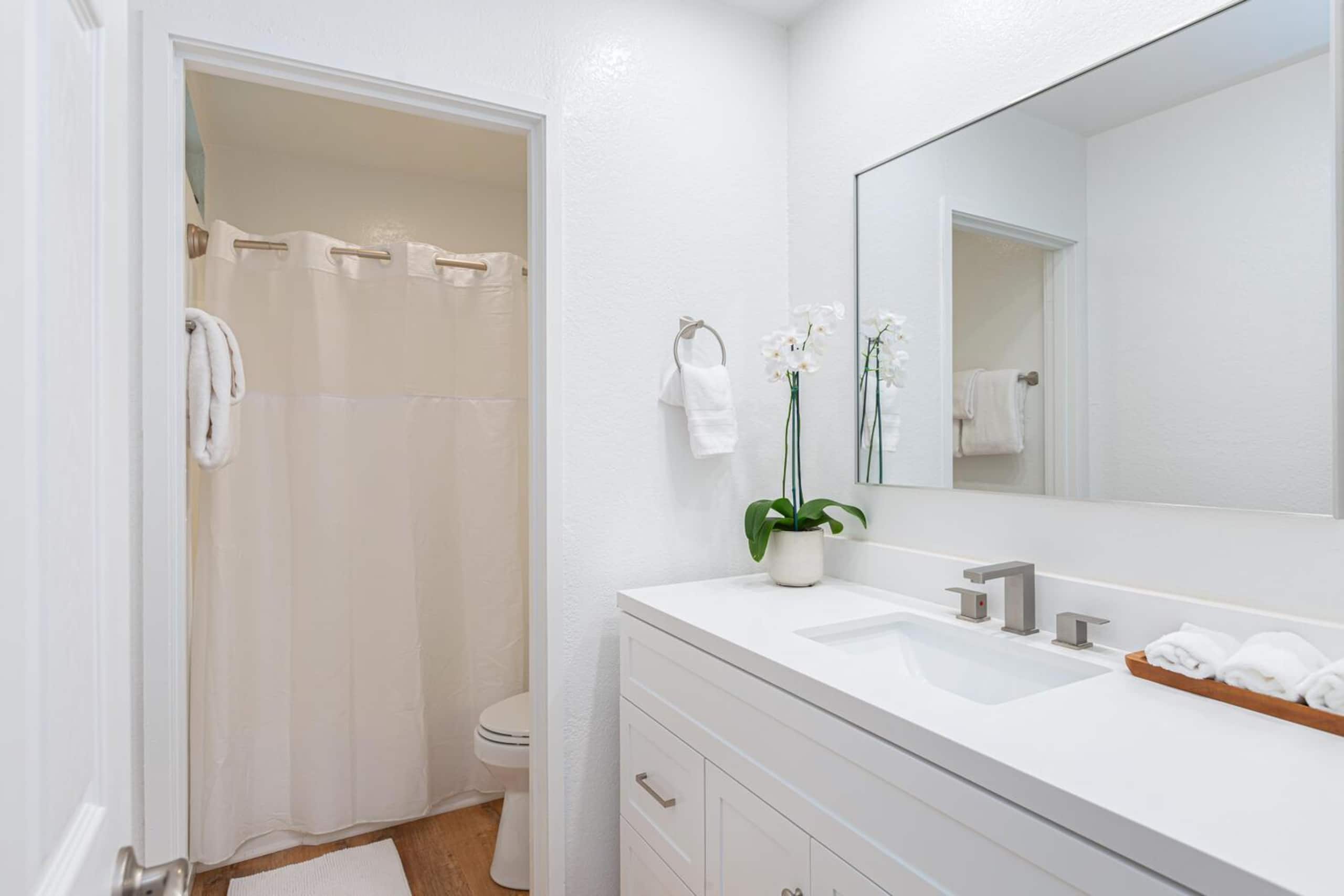Condo in Princeville · ★4.92 · 2 bedrooms · 2 beds · 2 private baths - Image 22