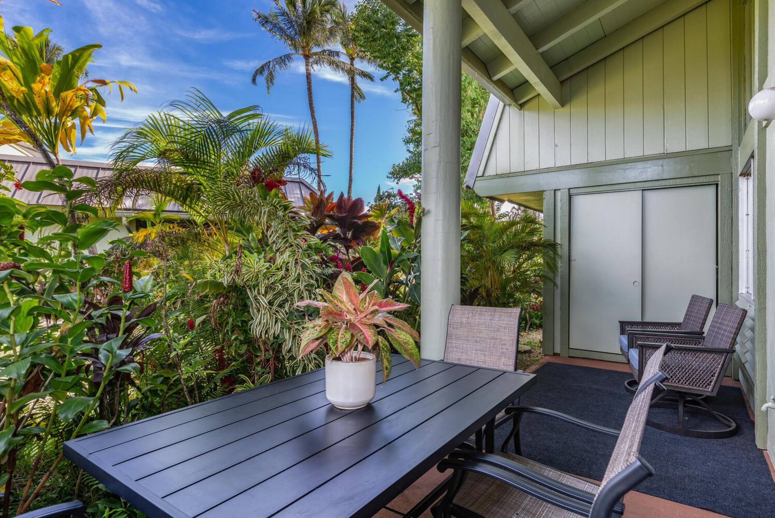 Condo in Princeville · ★4.92 · 2 bedrooms · 2 beds · 2 private baths - Image 14
