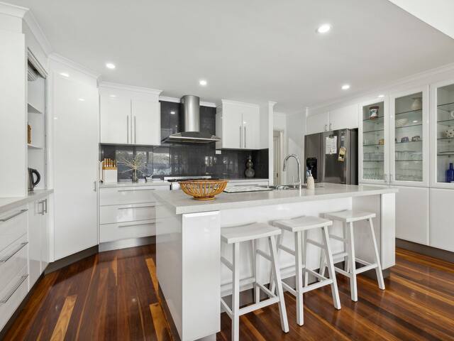 Quay-Largo gallery image 3