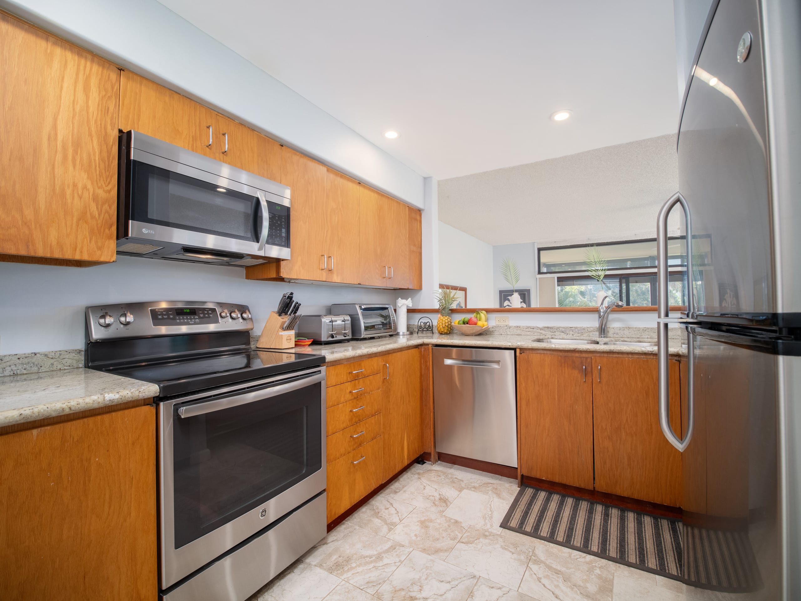 Home in Lahaina · ★4.44 · 2 bedrooms · 3 beds · 2 private baths - Image 8