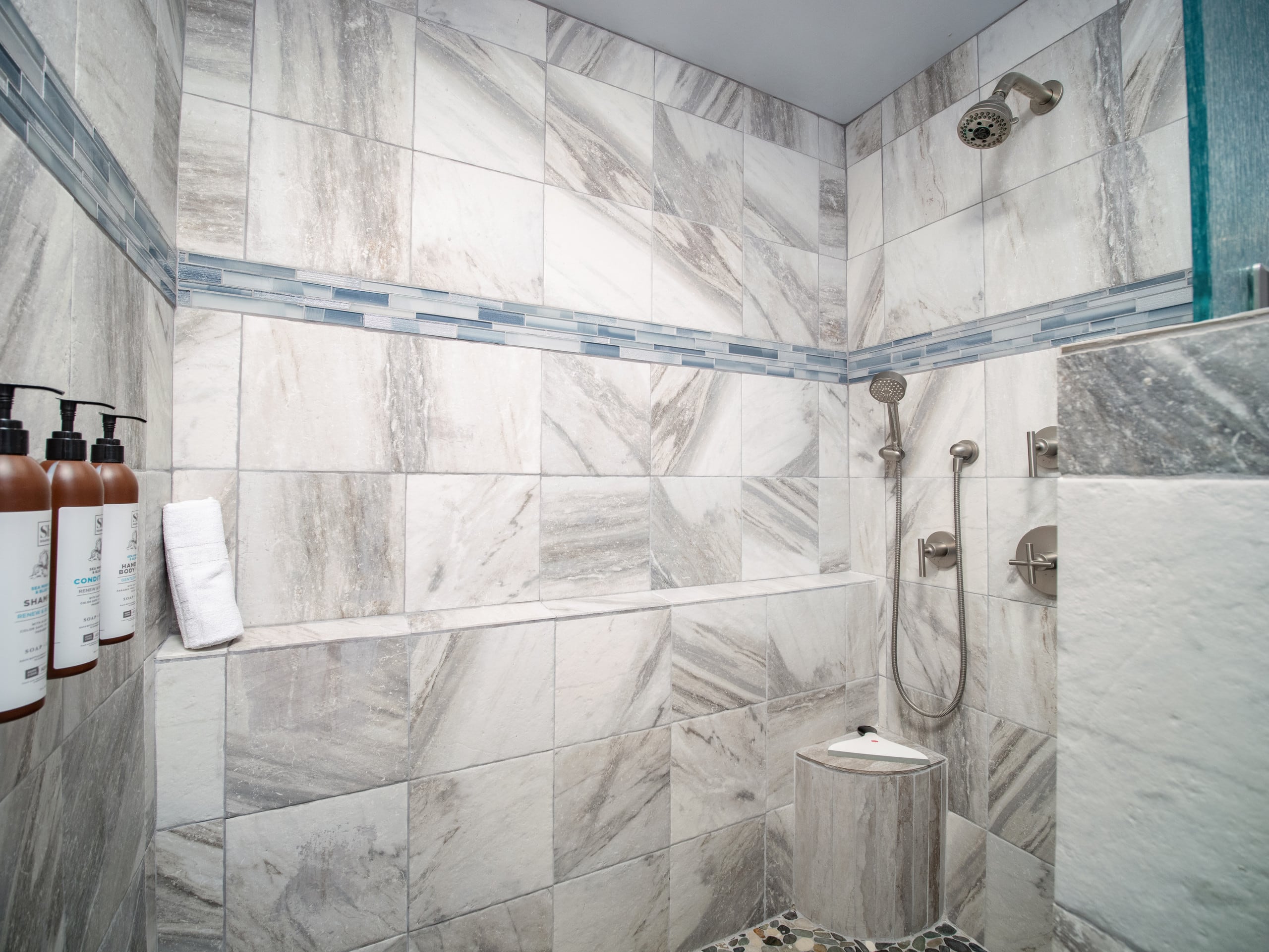 Home in Lahaina · ★4.44 · 2 bedrooms · 3 beds · 2 private baths - Image 17