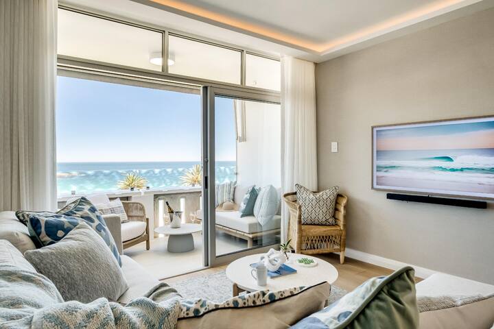 Apartment w Sea Views by Camps Bay Beach Kyanos gallery image 2