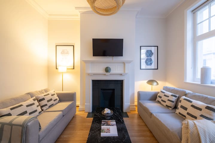 The Maddox – Elegant 2BD Residence in Mayfair