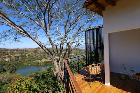 Elegant Colonial Home in Suchitoto w/ lake views