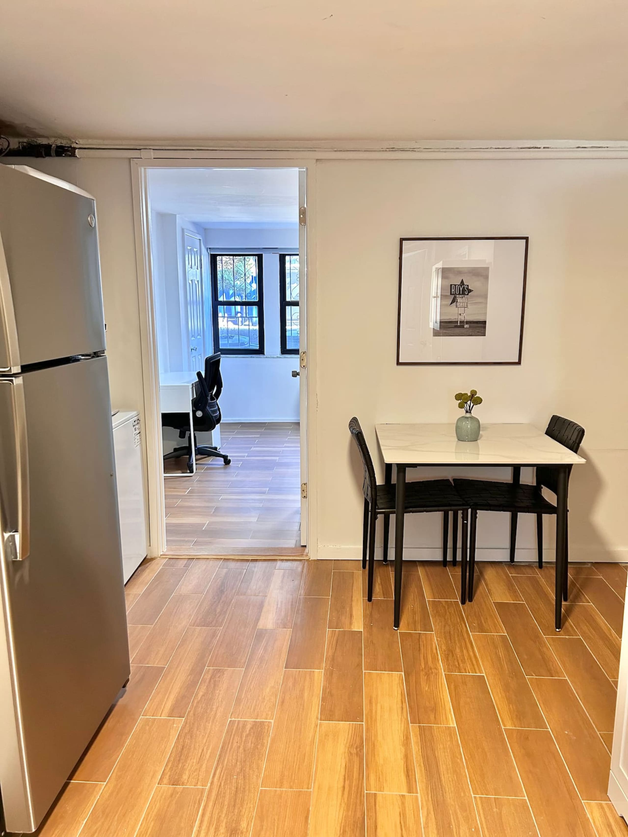 040 • Quiet 2BR/1BA • Walk to PATH - Photo 5