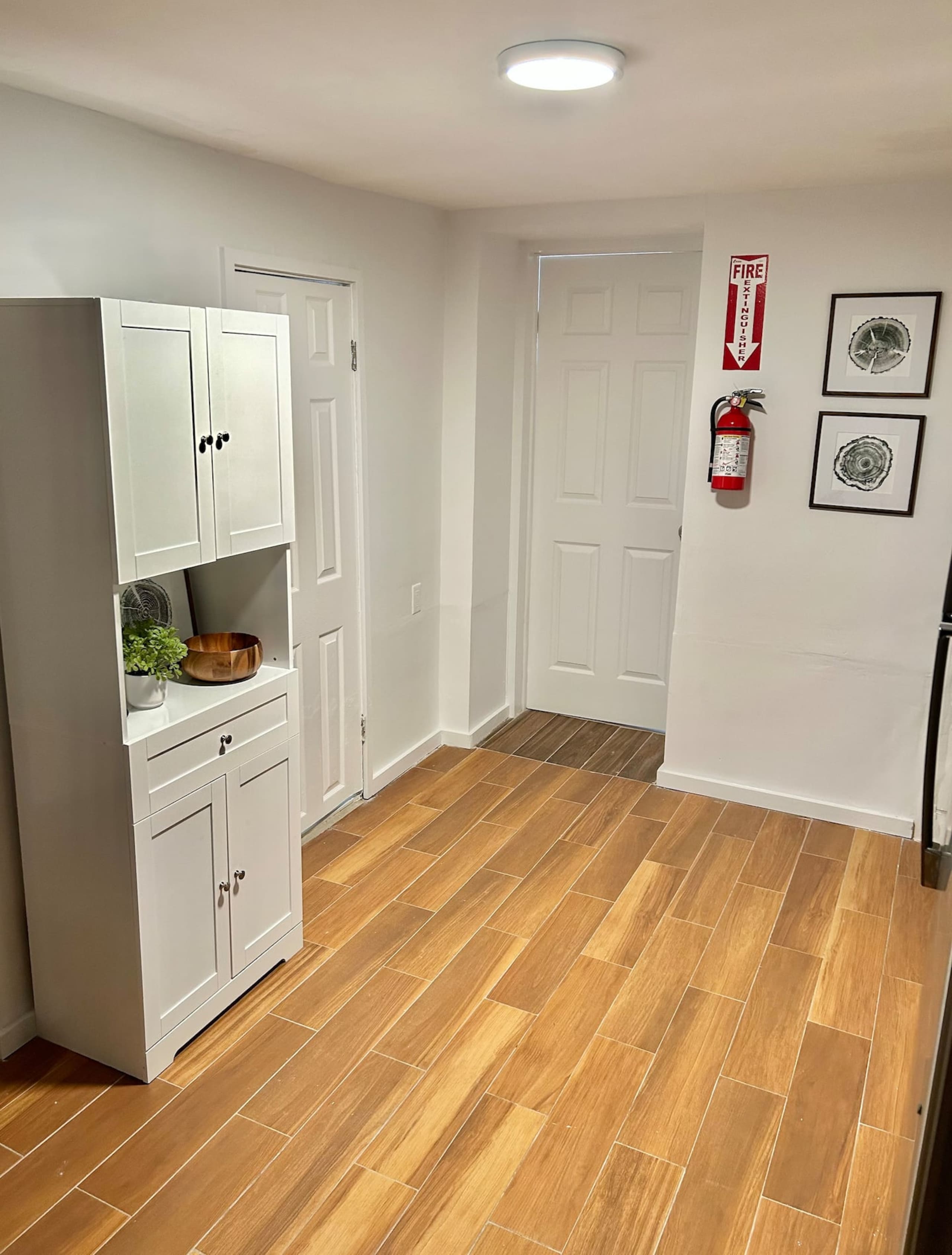 040 • Quiet 2BR/1BA • Walk to PATH - Photo 2