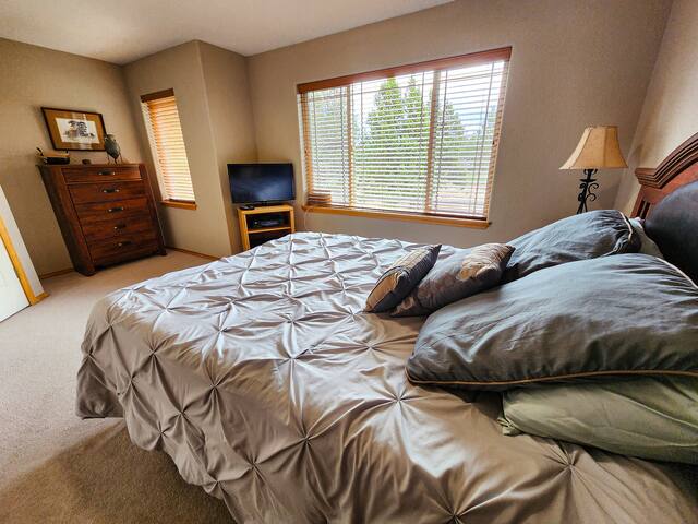 Eagle Crest Resort managed Airbnb listing 3