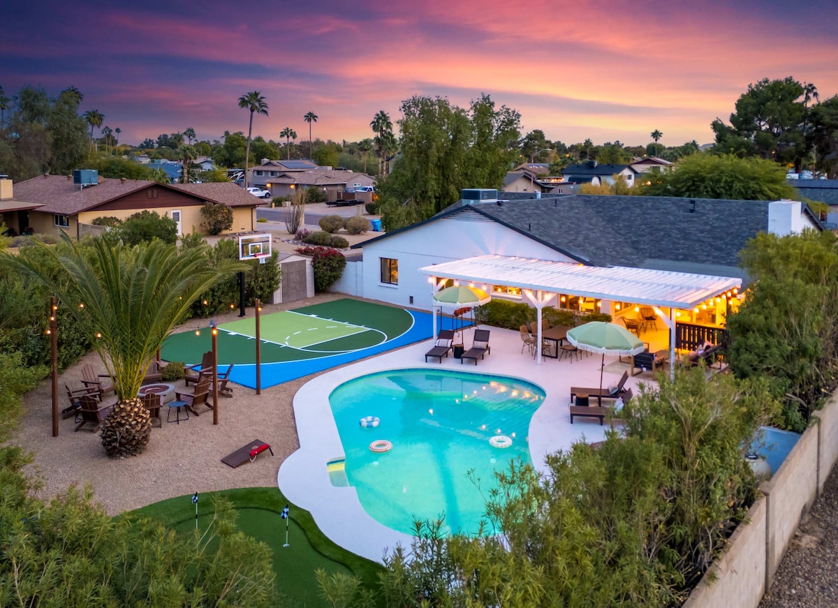 Epic Desert Stay | Pool, Hot Tub & Sports Court