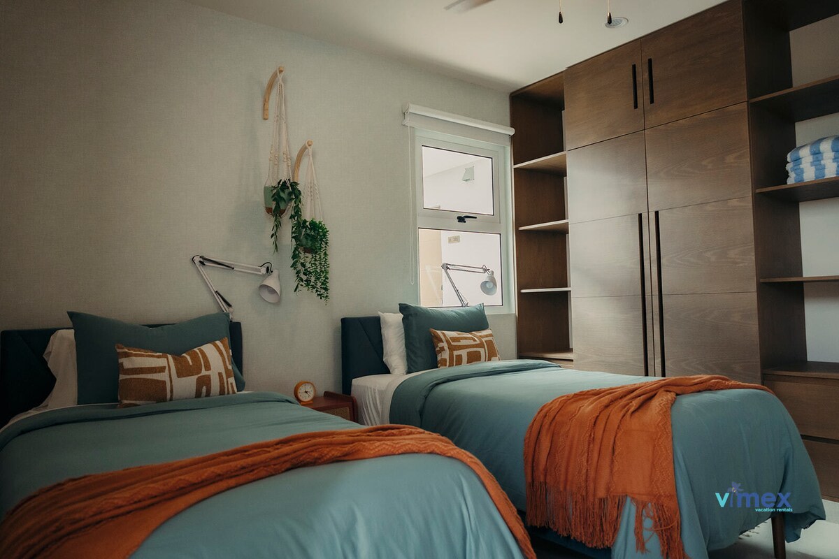 Se puede unir para crear una cama tamaño king.