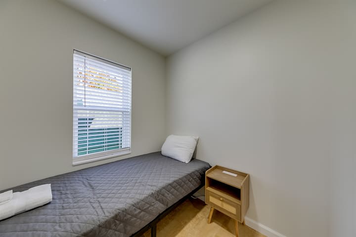 سرير مزدوج - الكثير من المساحات للأطفال