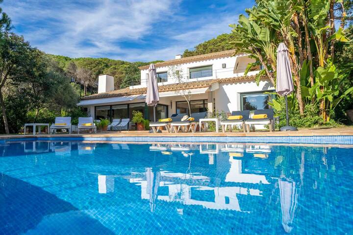 Villa Les Oliveres – Private Pool, A/C & Sea View