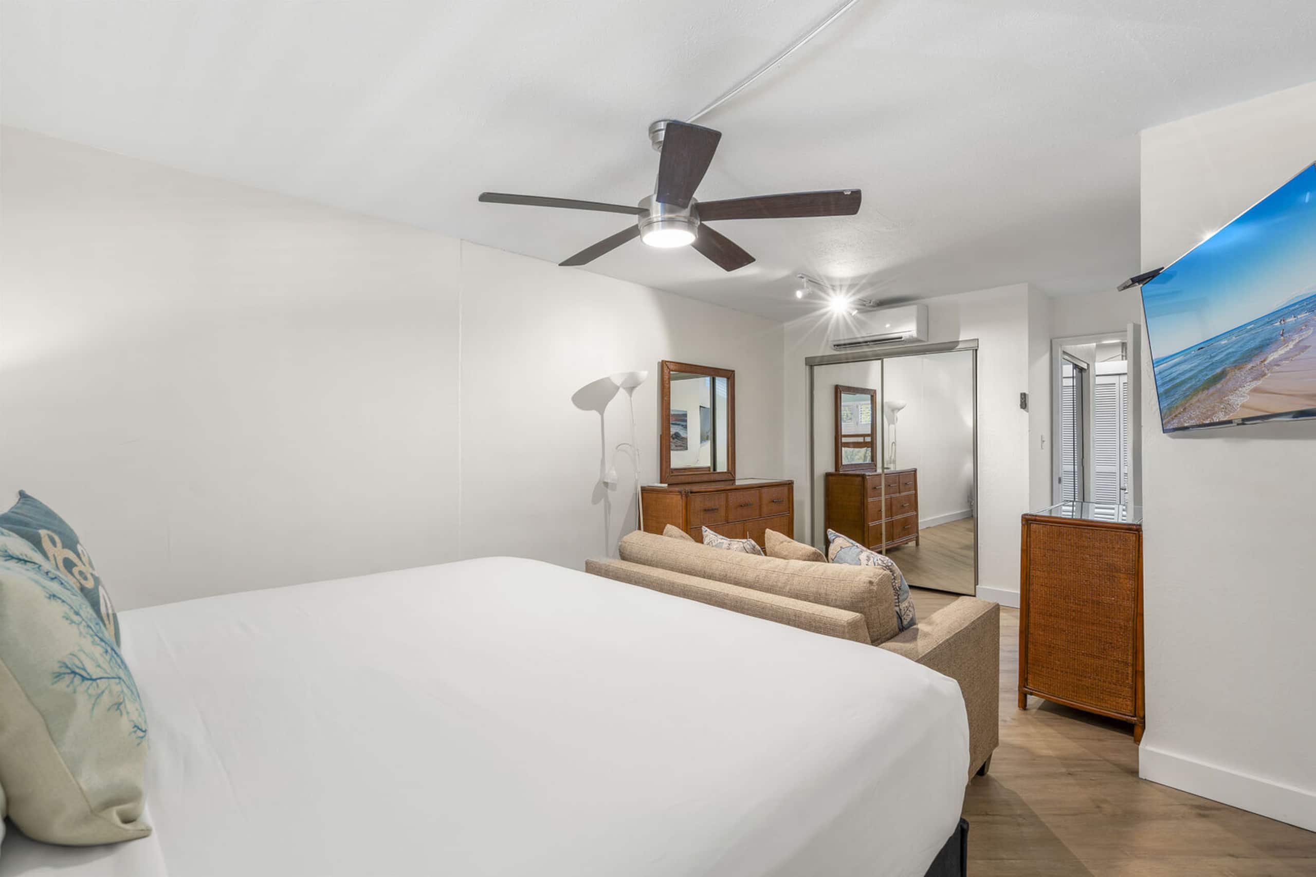 Condo in Kihei · ★5.0 · 1 bedroom · 2 beds · 1 private bath - Image 25