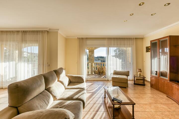 Villa Tiffany w pool and barbecue gallery image 4