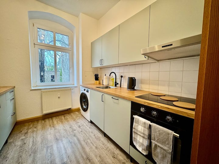 Monteurwohnung - Wlan, Waschmaschine, Smart-tv - Zeitz