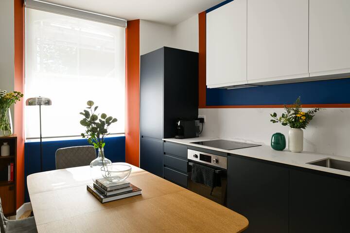 Lux 4-Bedroom Triplex Close to Angel & Shoreditch gallery image 4