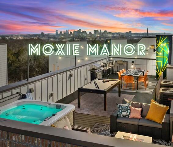 Luxury Nashville Stay! Rooftop Hot Tub, Sauna, Gym