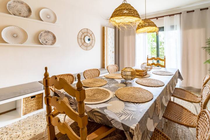 Ca La Iaia – House with pool and garden gallery image 4