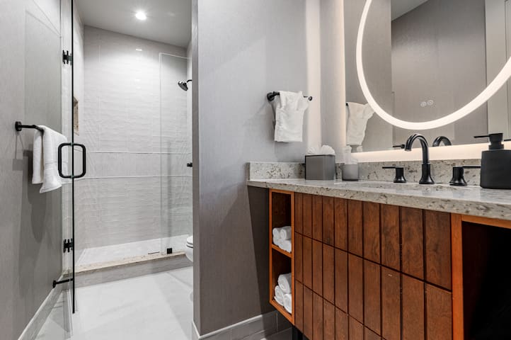 2BR Prime Unit 2 Blocks to Bourbon | The Mayfair gallery image 4