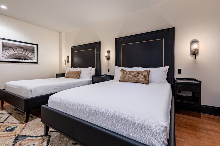 2BR Cityscape 2 Blocks to Bourbon St | The Mayfair gallery image 5