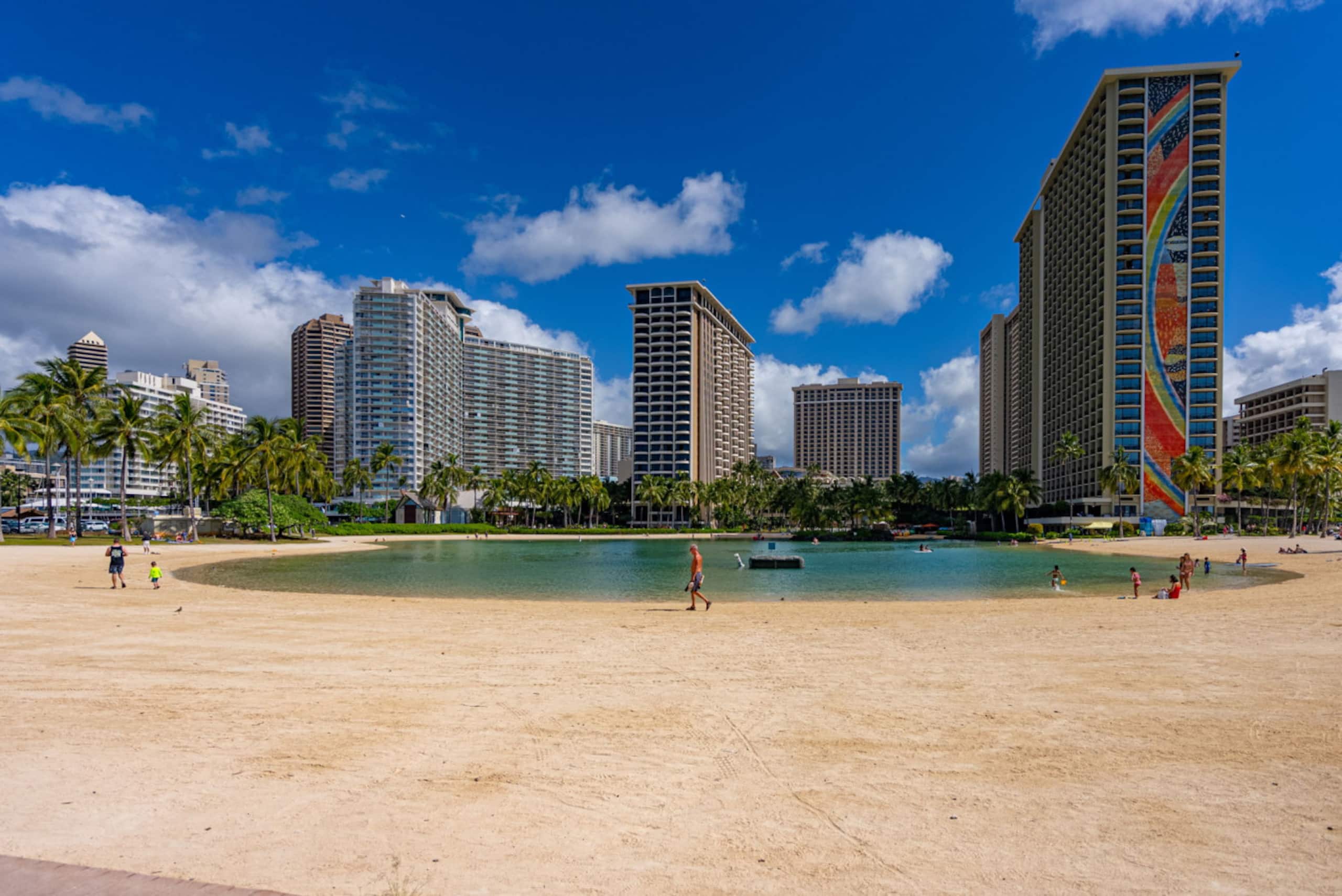 *Oceanfront Renovated Getaway in Waikiki - Image 54