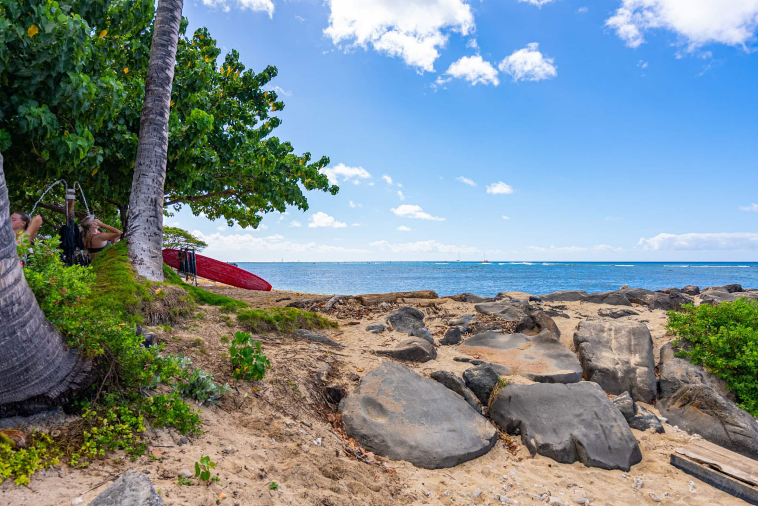*Oceanfront Renovated Getaway in Waikiki - Image 53