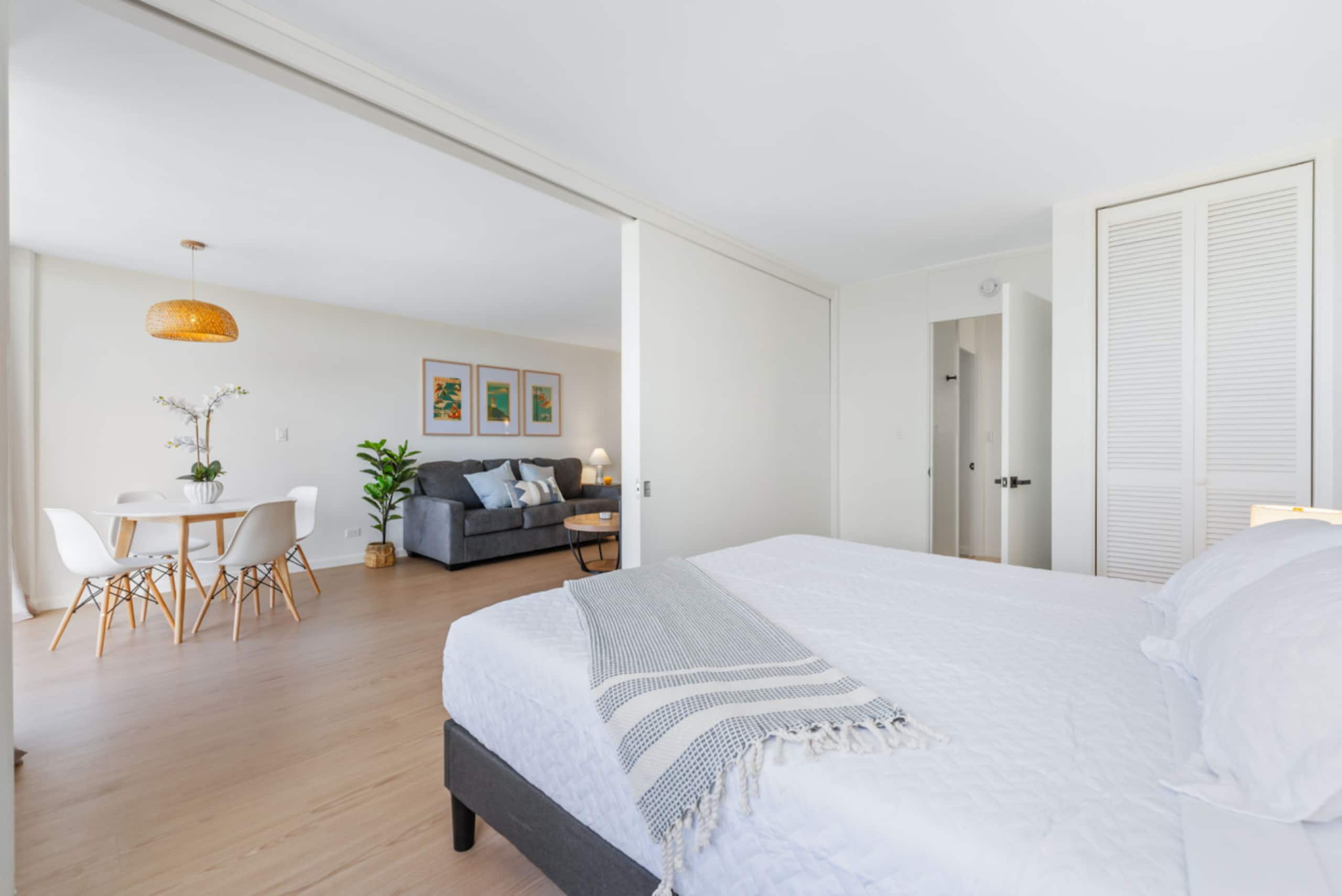 *Oceanfront Renovated Getaway in Waikiki - Image 15