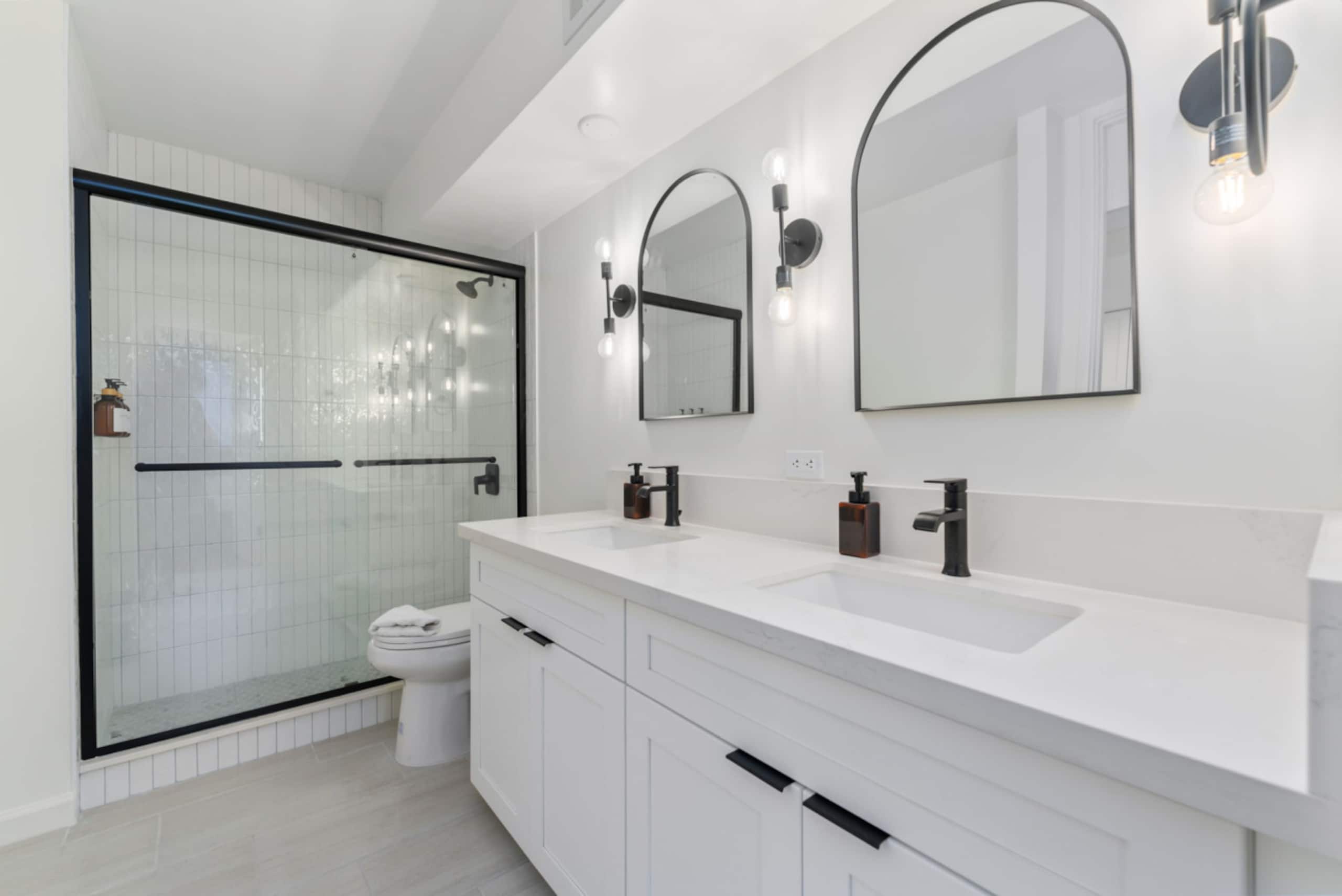 *Oceanfront Renovated Getaway in Waikiki - Image 20
