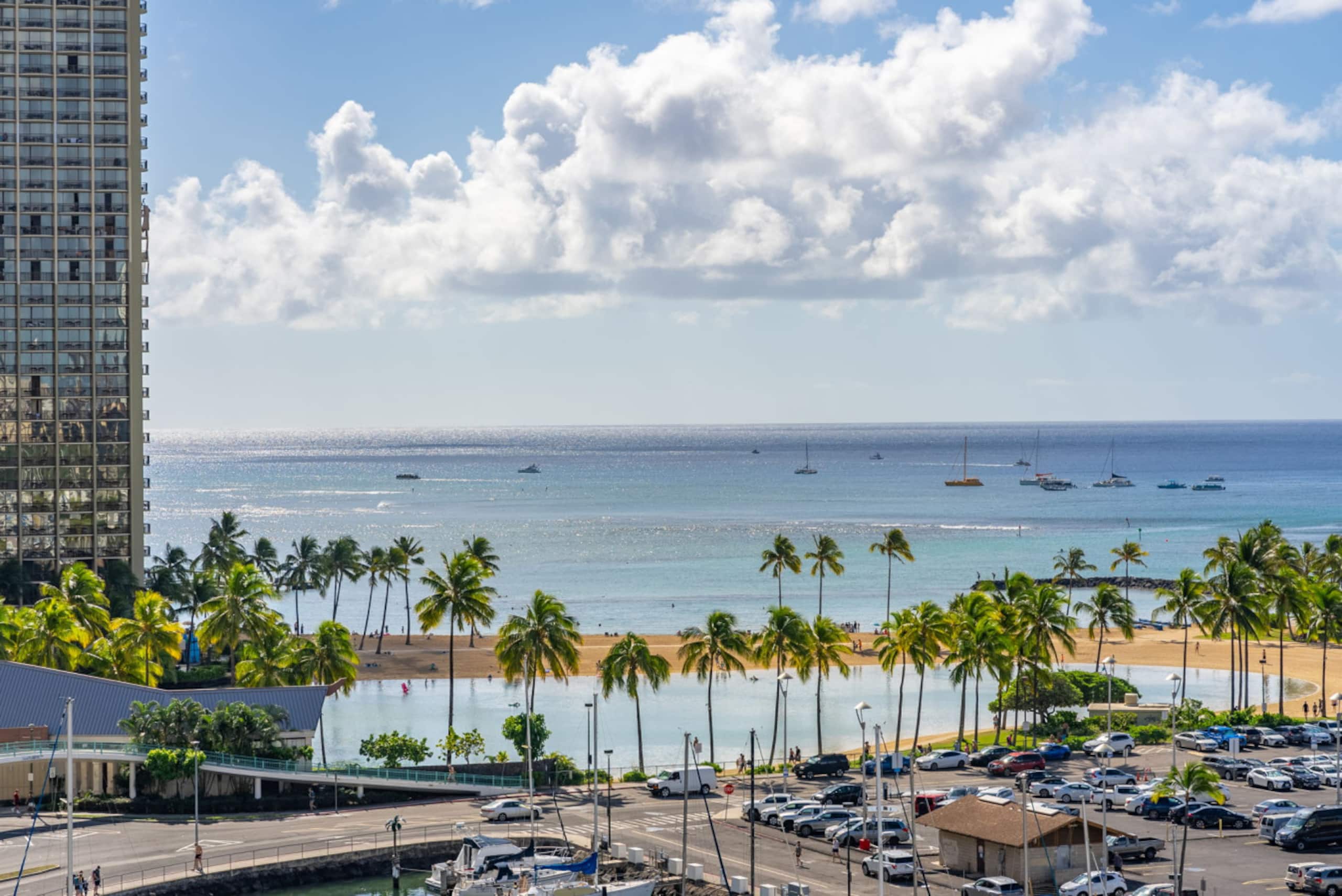 *Oceanfront Renovated Getaway in Waikiki - Image 31