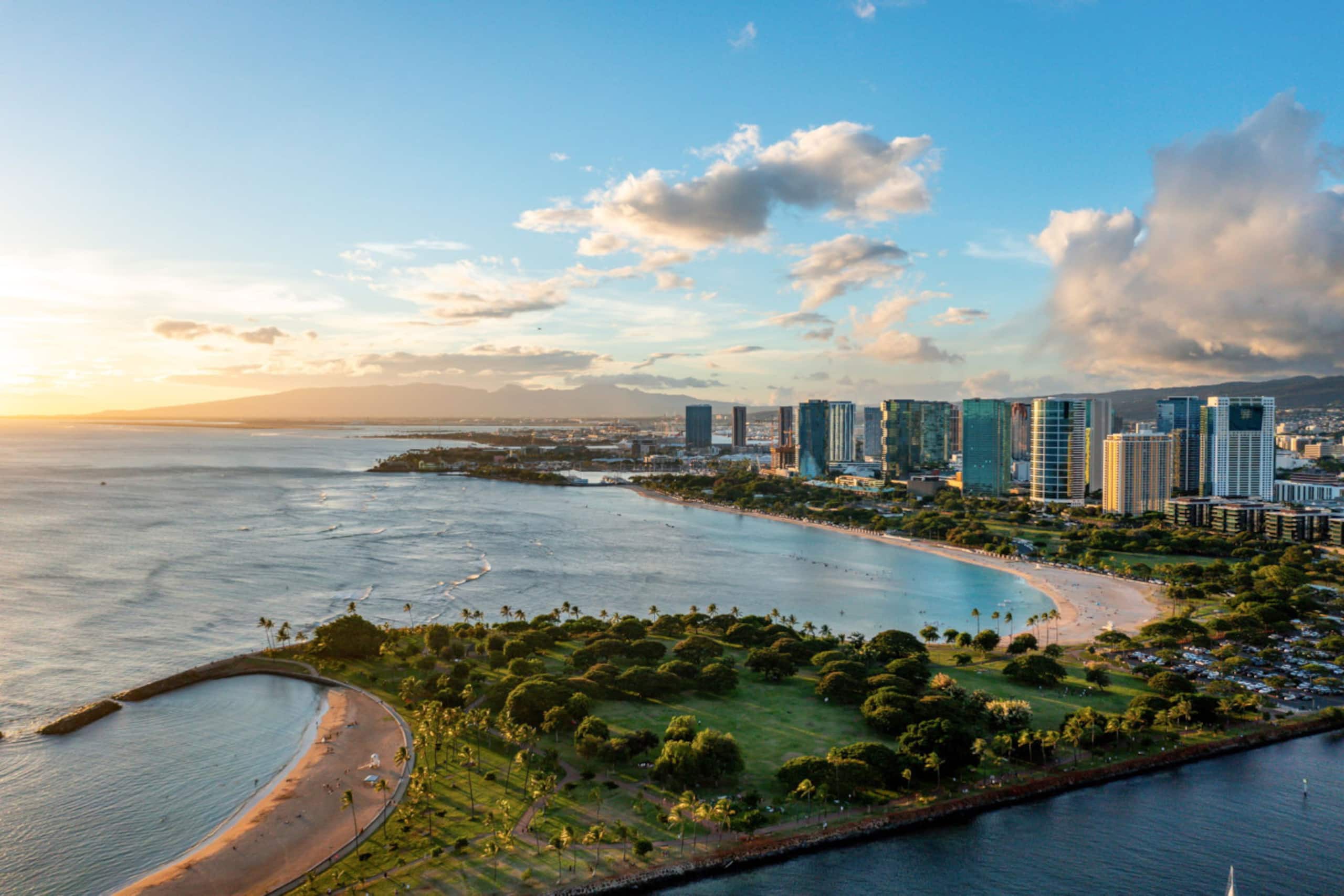 *Oceanfront Renovated Getaway in Waikiki - Image 49