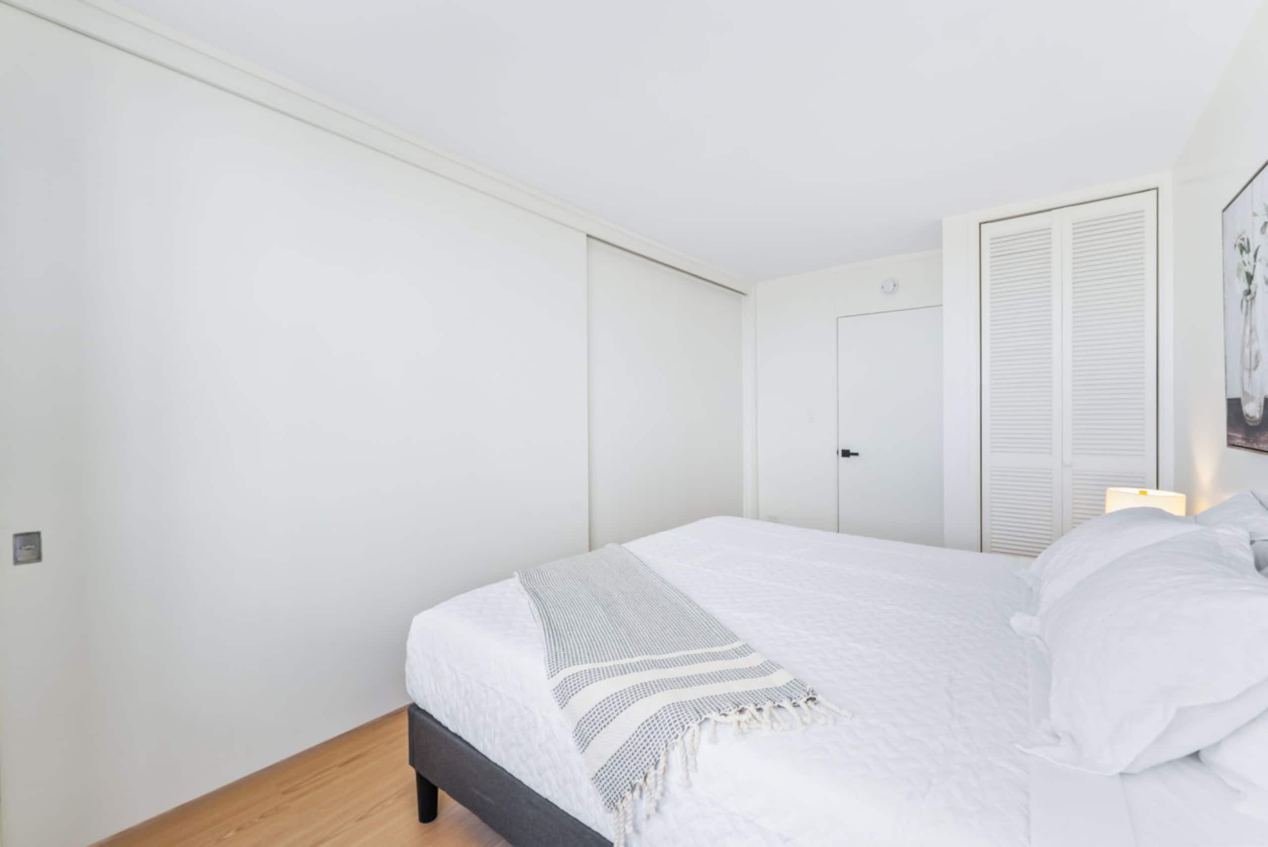 *Oceanfront Renovated Getaway in Waikiki - Image 16