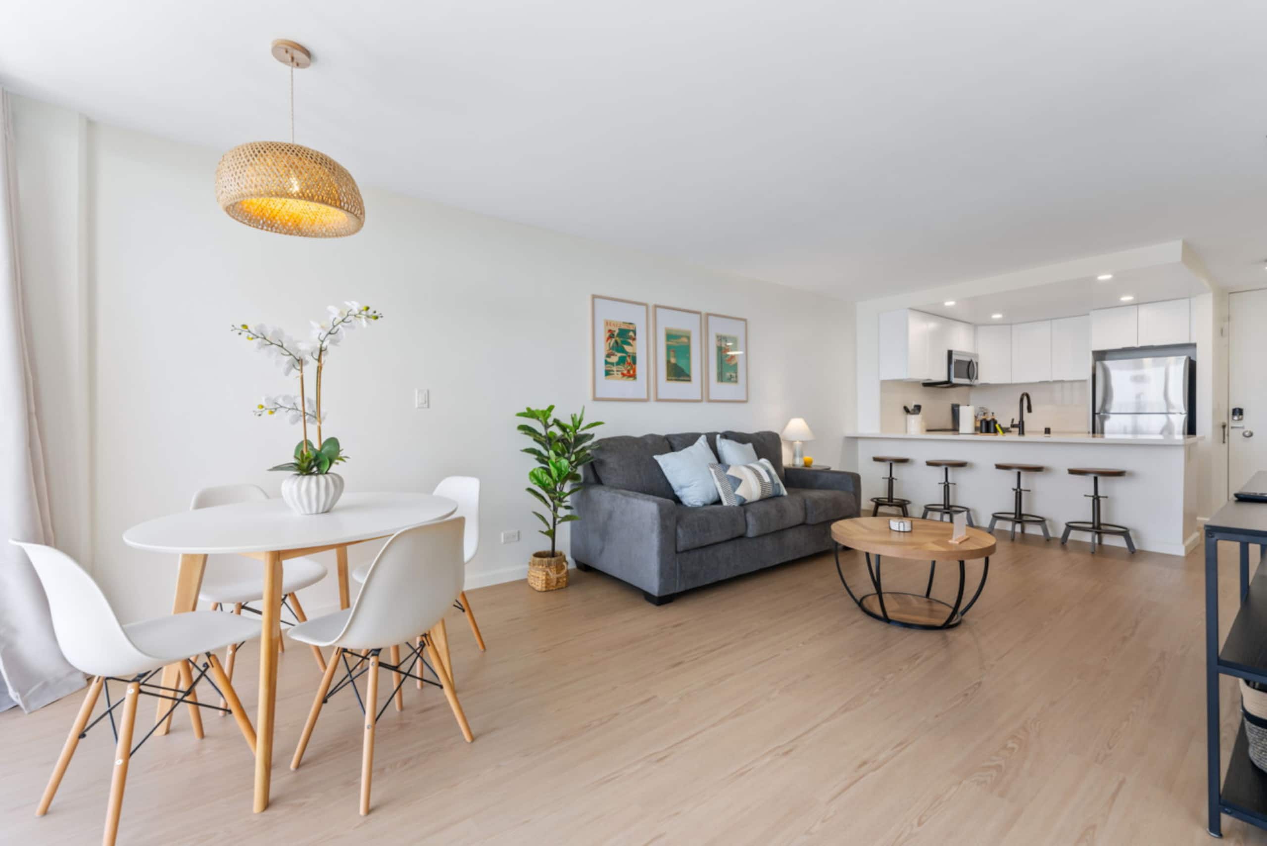 *Oceanfront Renovated Getaway in Waikiki - Image 13