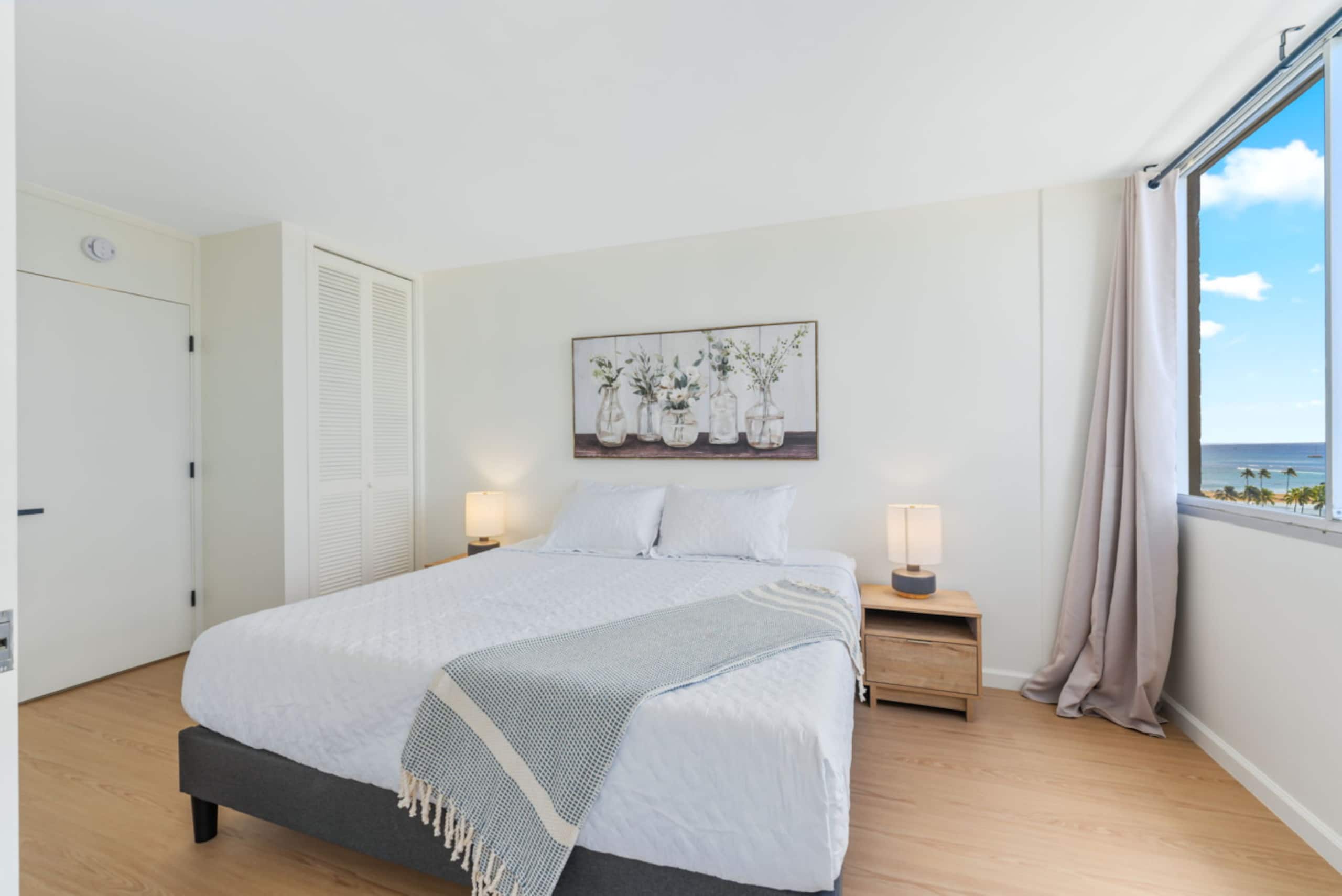 *Oceanfront Renovated Getaway in Waikiki - Image 19