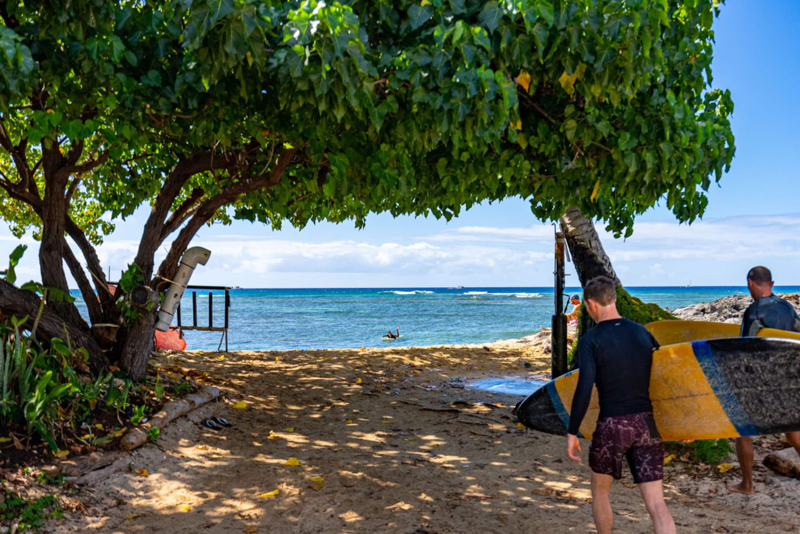 *Oceanfront Renovated Getaway in Waikiki - Image 58