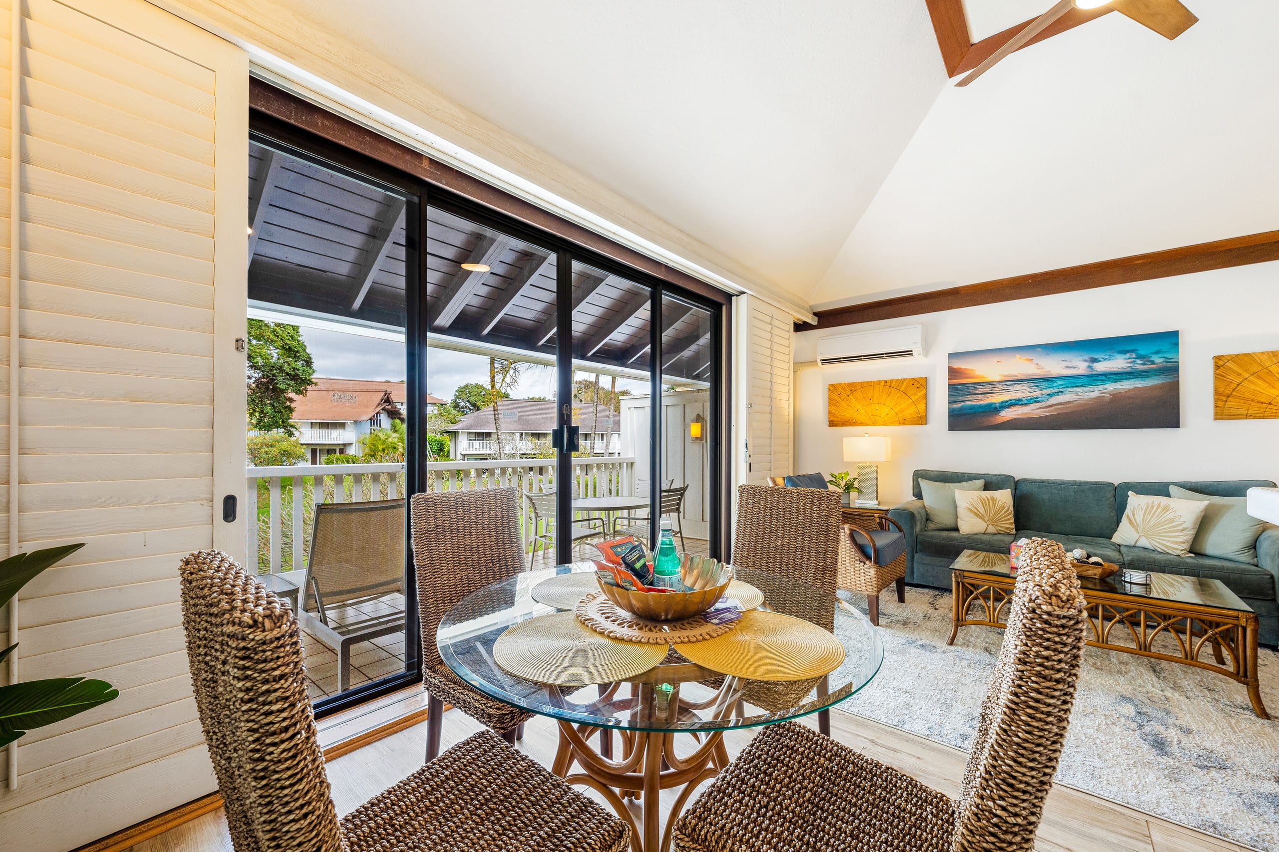 KP40 Walk to Beach!Top Corner Unit, A/C, Pool, Gym - Photo 12