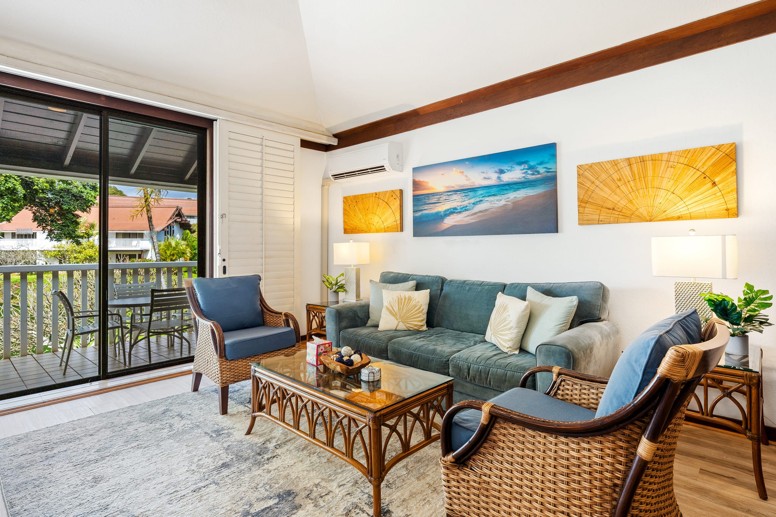 KP40 Walk to Beach!Top Corner Unit, A/C, Pool, Gym - Photo 6