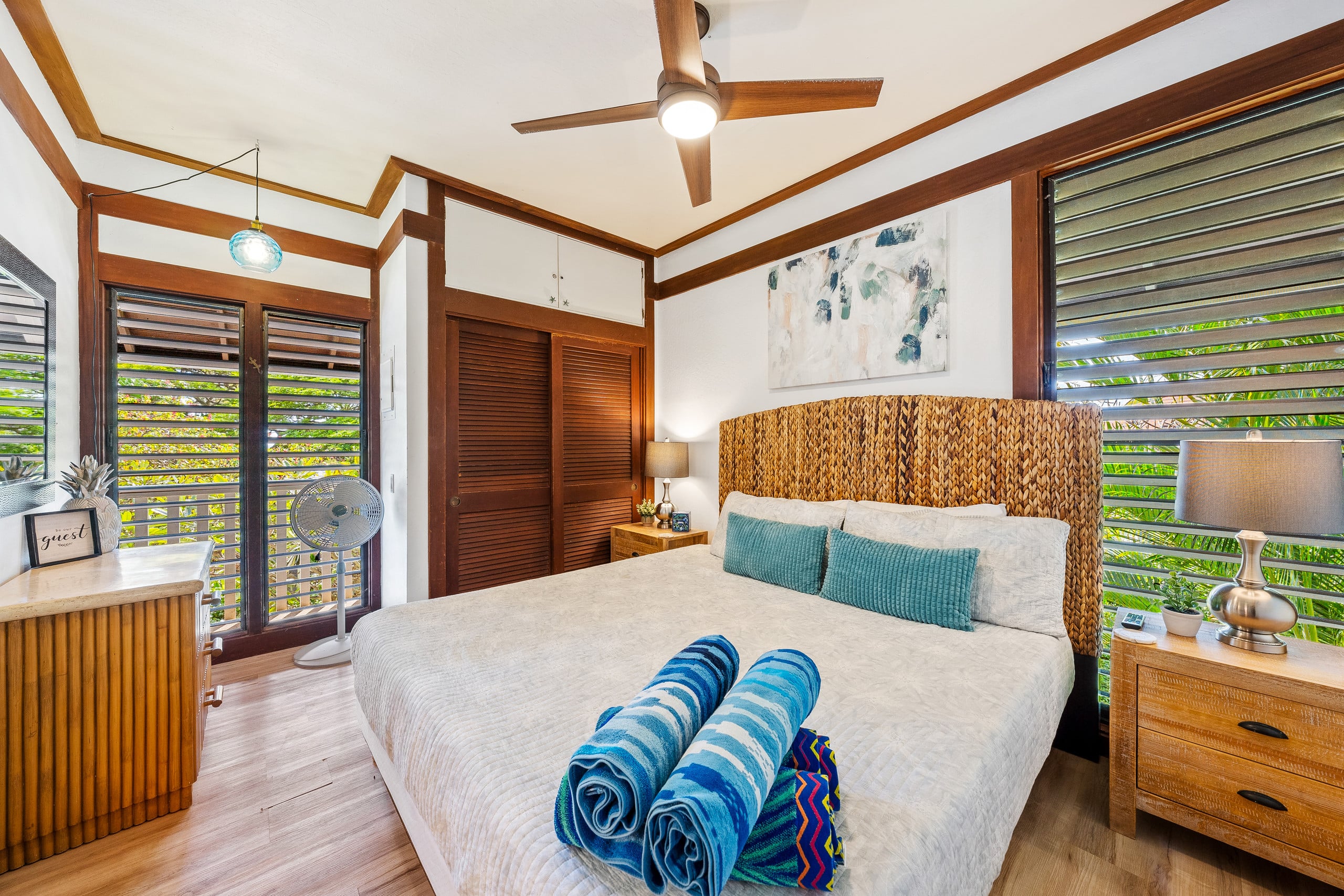 KP40 Walk to Beach!Top Corner Unit, A/C, Pool, Gym - Photo 14