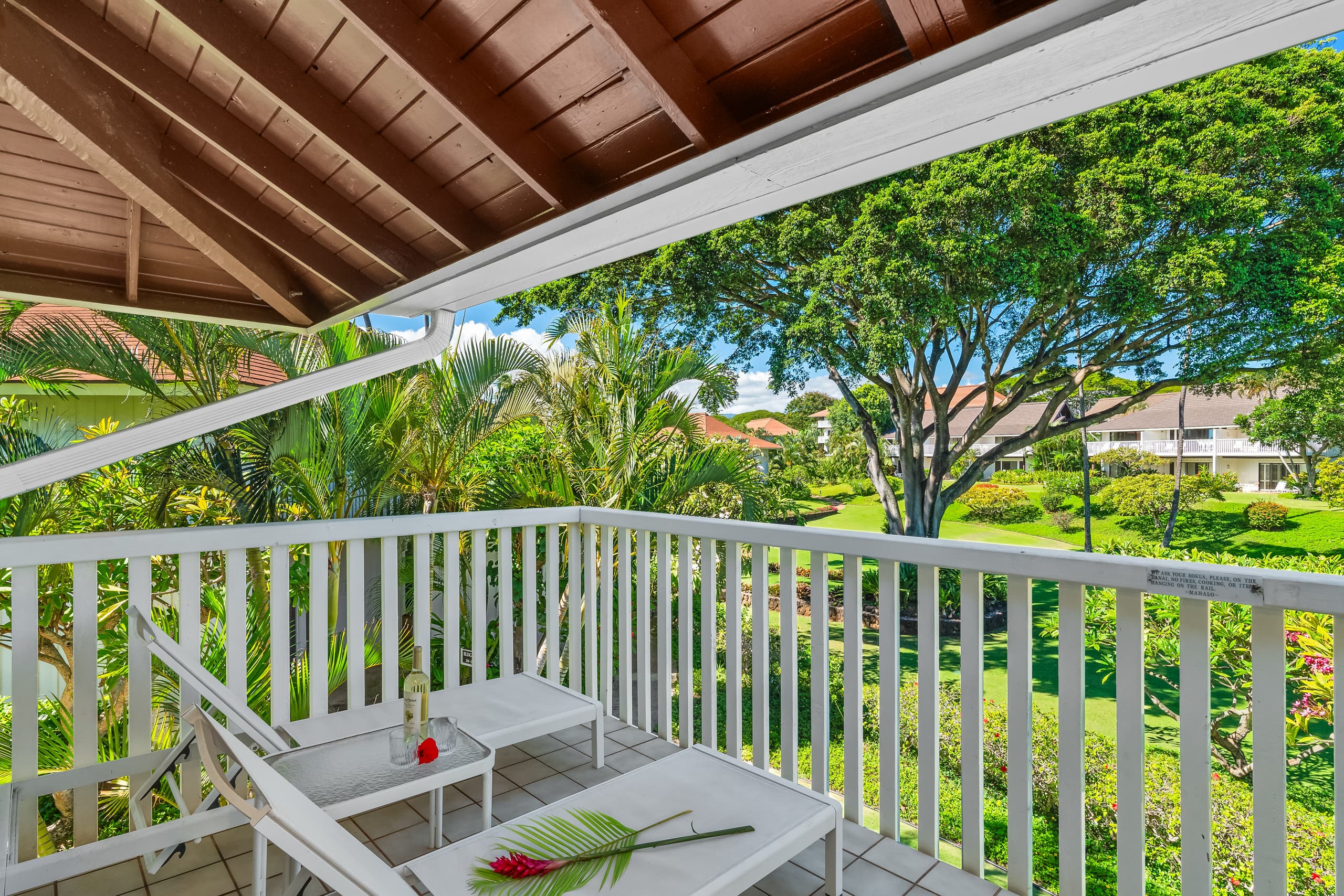 KP40 Walk to Beach!Top Corner Unit, A/C, Pool, Gym - Photo 25